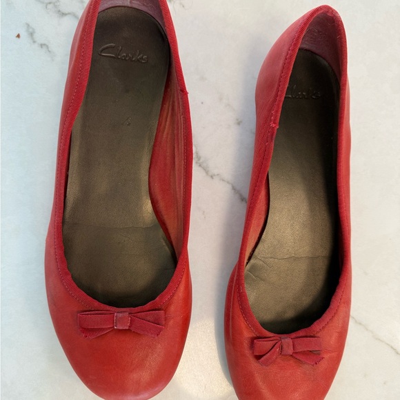 Red Clarks Dress shoes purchased in the UK - Picture 3 of 4